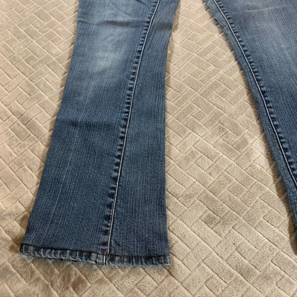 Levis Womens 6 Denim Jeans Blue 515 Boot Cut Mid Rise Medium Wash Stretch - Picture 3 of 12